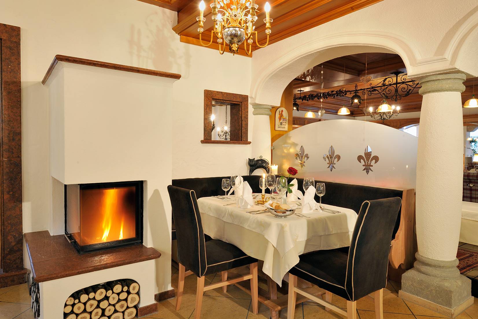 Gemütliches Restaurant, Hotel & Gasthof Herrschaftstaverne, Haus im Ennstal