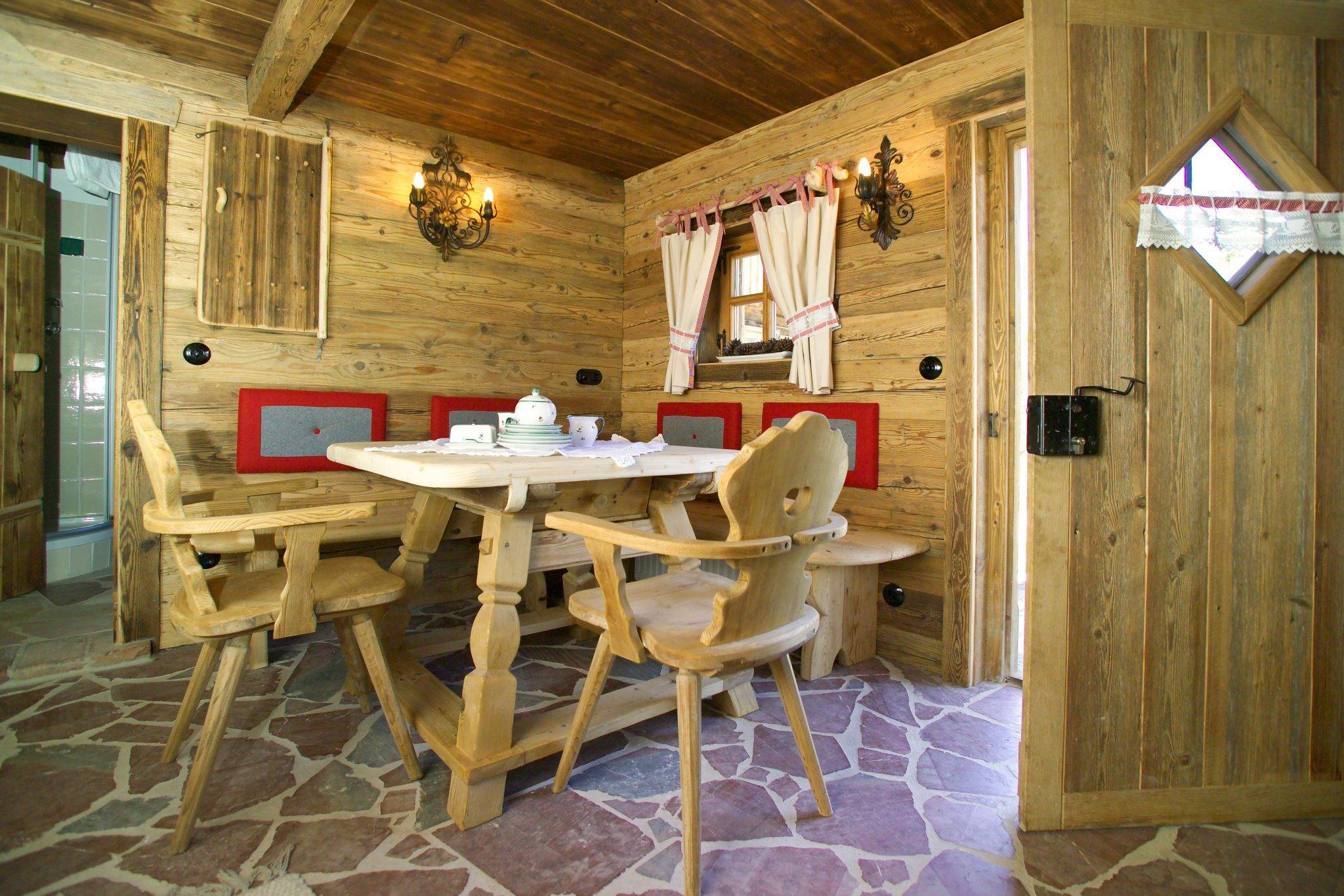 Urige Hüttenatmosphäre im Ferienhaus Gschwandtner Hüttn