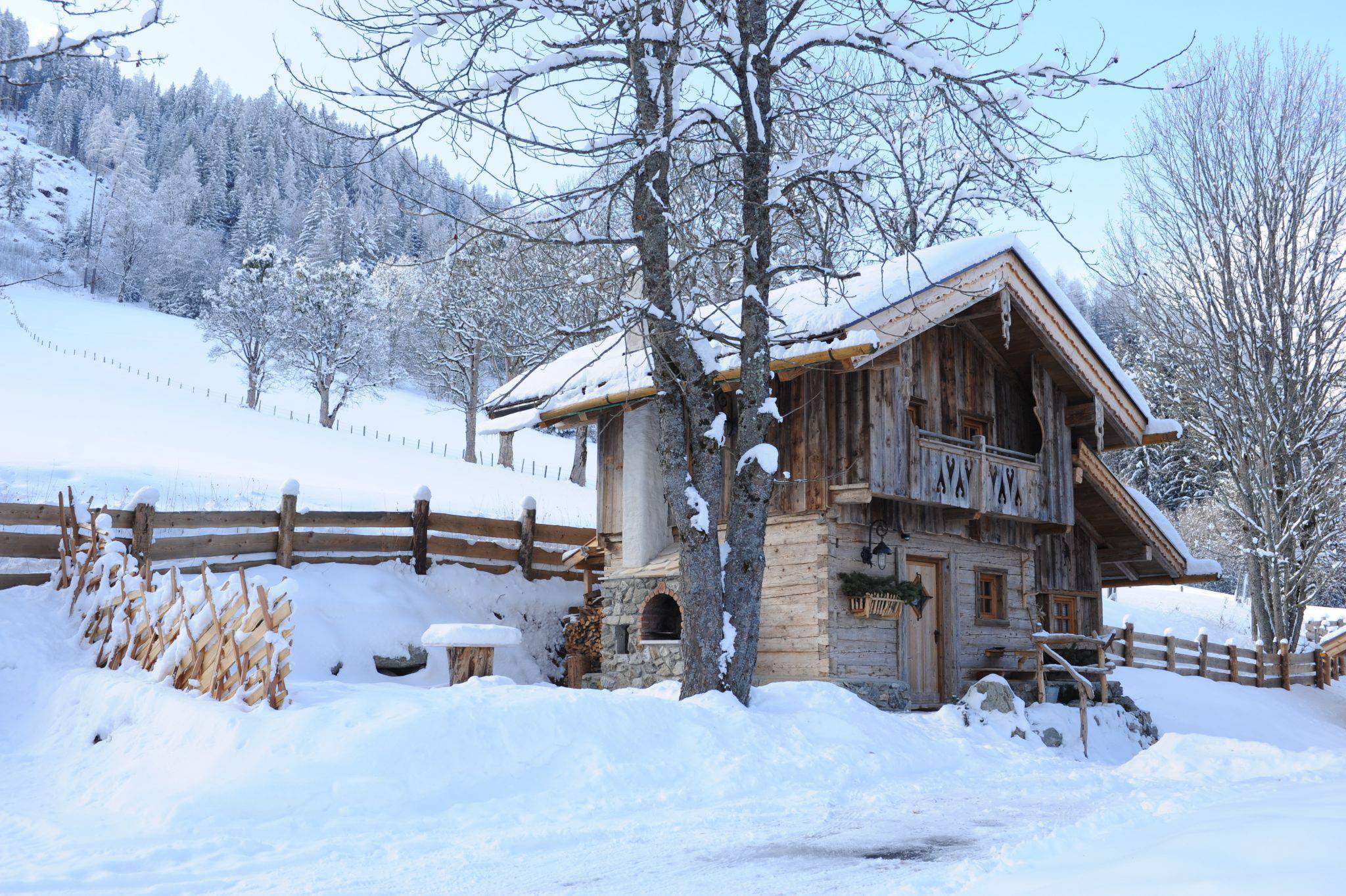 Almhüttenzauber im Winter